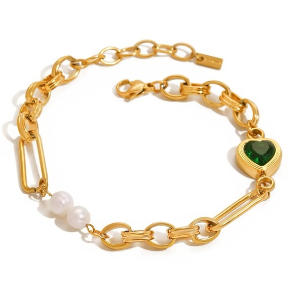 18K Gold Plated Bracelet with Green Gemstone and Pearls - Picture 1 of 5